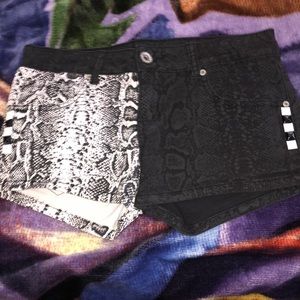 Lovesick shorts